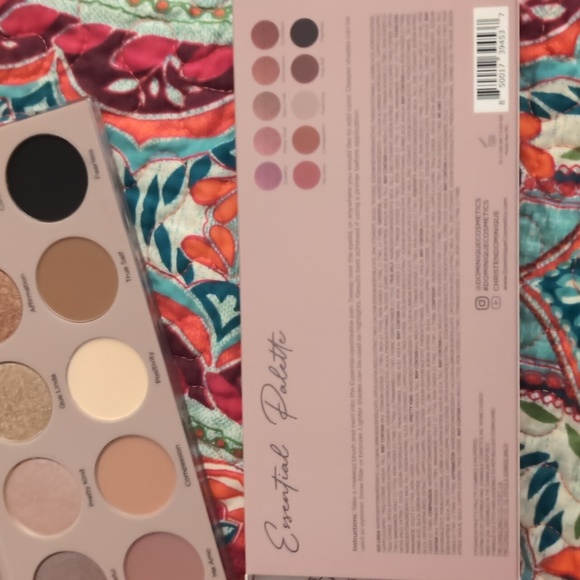 DOMINIQUE Essential Palette - Picture 5 of 8
